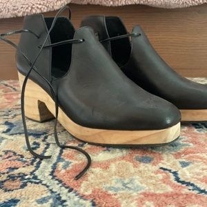 Kelsi Dagger Black Clogs
